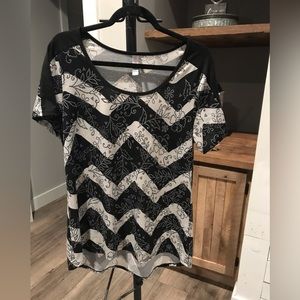 Ladies LuLaRoe Classic T. Size Large. Excellent Used Condition.